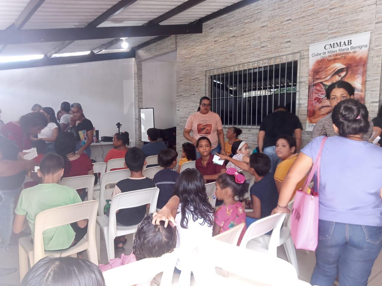 Atendimento à comunidade em ação de cidadania